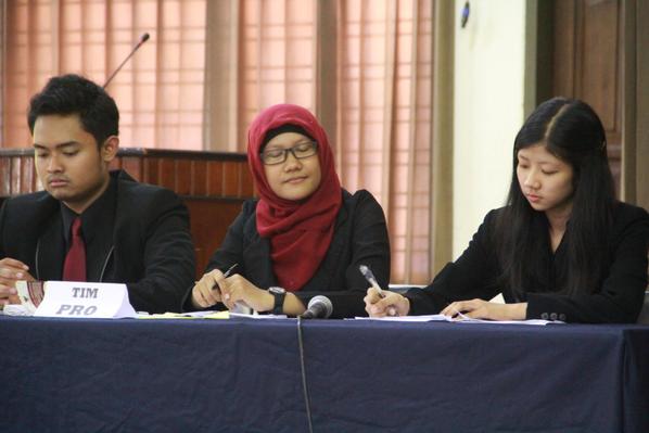 KDB_UB's tweet photo. Finalis KDB UB dari Universitas Diponegoro http://t.co/coS8gZzjkN
