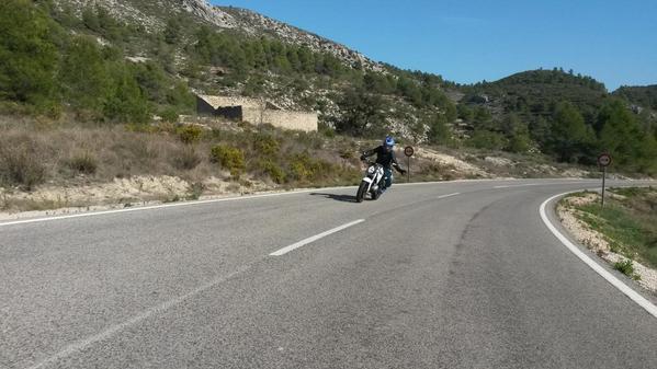 FernandoAra94's tweet photo. Primera ruta de moltes mes amb la MT-07, @BorjaFaus19 #Pablo #Kevin ja en farem més,bona ruta i sobretot bon temps!! http://t.co/4fV1p3lTzm