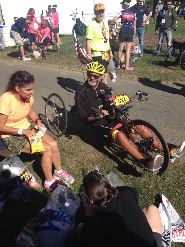 Hope4Warriors's tweet image. Paul and Sally make a great team! #runwiththeMarines #TeamH4W @Marine_Marathon
