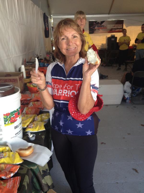 Hope4Warriors's tweet image. Paul and Sally make a great team! #runwiththeMarines #TeamH4W @Marine_Marathon