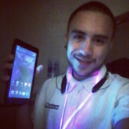 D_ToXxX1's tweet photo. @ALCATEL1TOUCH ITS THE NEW ALCATEL ONE TOUCH POP 7 TABLET!!
#MetroGoesPOP http://t.co/0YsptfZ828