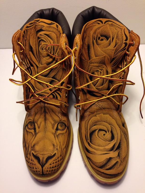 Ultamiciti's tweet image. #Customboots #artwork #artist #ink #inkwork #King