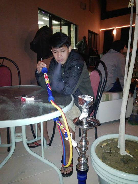 marknobleza68's tweet photo. #wintersdown 
 Ung tipong ayaw ng lumabas ang usok dhil sa lamig... 
#decemberlastyear http://t.co/A9MkCJrwU9