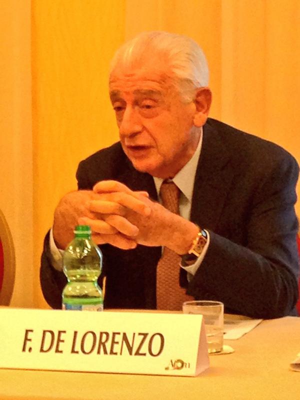 Oncoinfo_it's tweet image. #AIOM2014 De Lorenzo AIMAC: "Mancata applicazione HTA preclude ai malati accesso ai farmaci innovativi" @favo_it