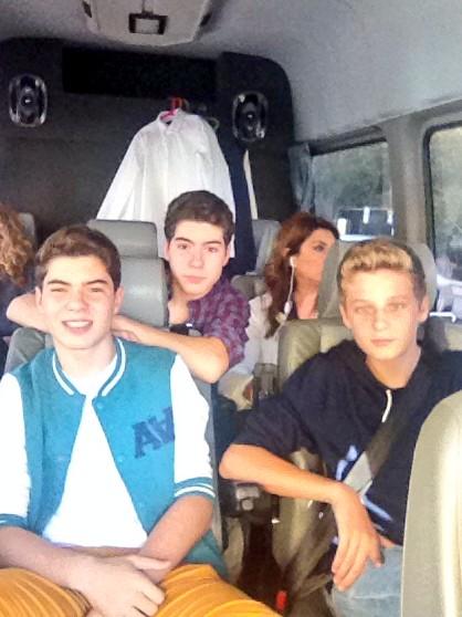 PepsRecordsES's tweet photo. @GemeliersMusic @CalumHeaslip1 camino al @palaciodeportes #Gemeliersmadrid RT! http://t.co/nYFoSdrD4Z