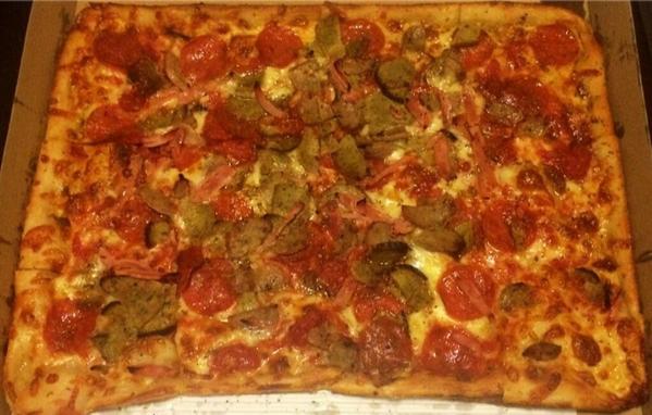 KingsCntyPizza's tweet photo. Our Meat Lovers Grandma Pie is the perfect way to lunch today! via @FoodPorn1 http://t.co/4L9CFskpjn