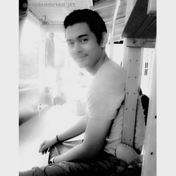 miqdaddict_jkt's tweet photo. Shooting hari terakhir FTV "Cinderella Tukang Sepatu :) cc : @Miqdaddicted_ @MiqdadAddausy http://t.co/eDUqeHfqCH