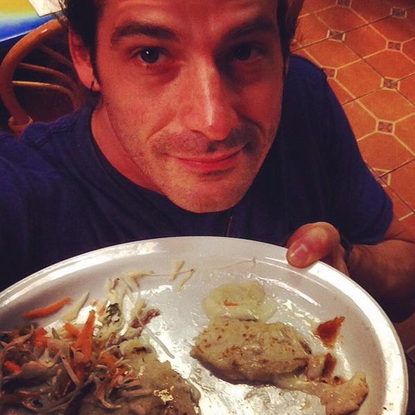 adamezra's tweet photo. papusas de queso!!!
#chelseabreakfast
#prepforacousticvermontshow!!! http://t.co/JWnwTmkayw