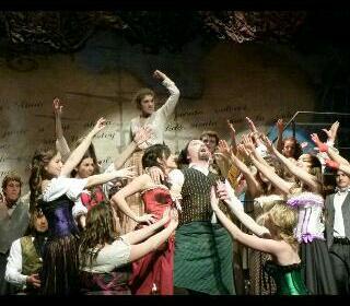 m_alonsopa's tweet photo. Ganas mil de que llegue el jueves @Martt_95 #reunionteatro2014#ganazas#vivanlas veteranillas http://t.co/DJPJZHEQ3F