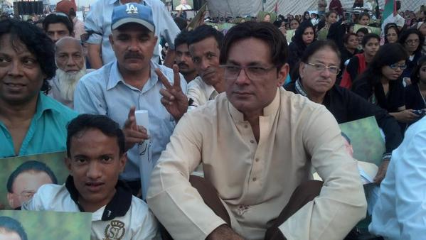 Sana_A99's tweet photo. Celebrities participating in #protest against #kshah @SocietySector90 @abidifactor @azizabadi @SumetaSyed @Sccadi http://t.co/G3rapTVxBV
