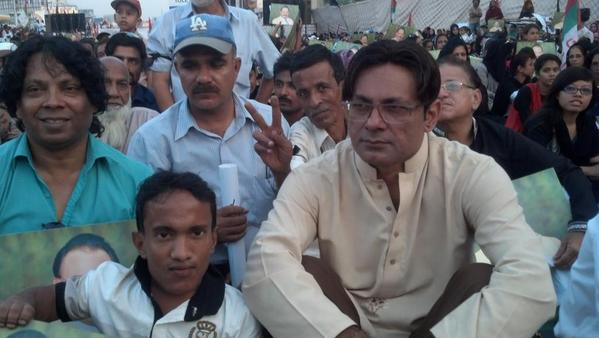 Sana_A99's tweet photo. Celebrities participating in #protest against #kshah @SocietySector90 @abidifactor @azizabadi @SumetaSyed @Sccadi http://t.co/G3rapTVxBV