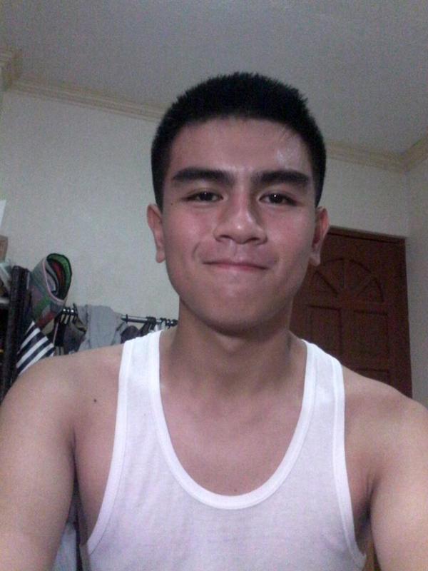 payingATENCION's tweet photo. I can be your hero baby. I am your one and only soldier 😄 also possible your body guard #soldierLOOK 💇 #newhaircut http://t.co/UYYgcAGbWn
