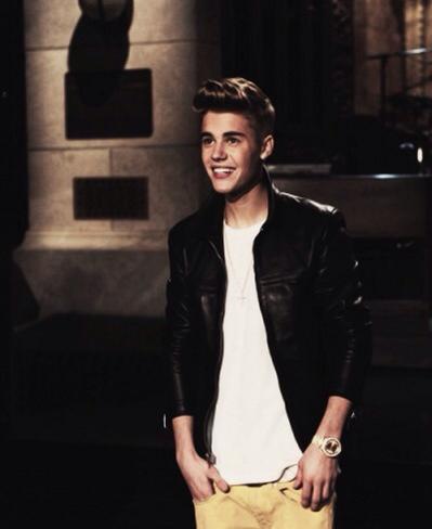 compwny's tweet image. UM RT = UM VOTO
SE ESSA FOTO TIVER MUITOS RTs SERÃO MUITOS VOTOS
#EMABiggestFansJustinBieber