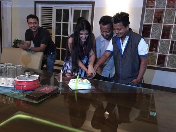 YeshDasgupta's tweet photo. Celebration!!!!!!!
Wish Madhumita Sarcar as we did, on the set of #BhojenaSeBhojena  @VenkateshFilms @starjalsha1 http://t.co/9y8hqiXvdH