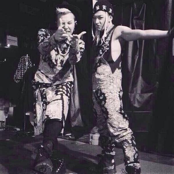 Miina Sol 今年のbigbangのドームツアーの参戦服きまったぁ 今年は ヨンベ風にいきます 全身ペイズリー柄できめました あと ヨンベベアーも連れて行きます 見かけたら声かけてください ちなみに11月21日と1月18参戦します Http T Co