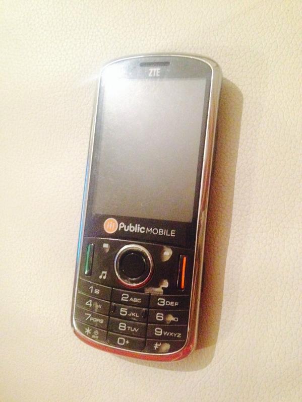 brokeproblems_'s tweet image. When you ask an old family member for the iPhone 6....