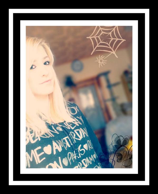 Jumez020's tweet photo. I just wanted to know whether u believe me ..... She does ... he ... and u?....😳 #adminSunday http://t.co/8NRSKPJDQ6