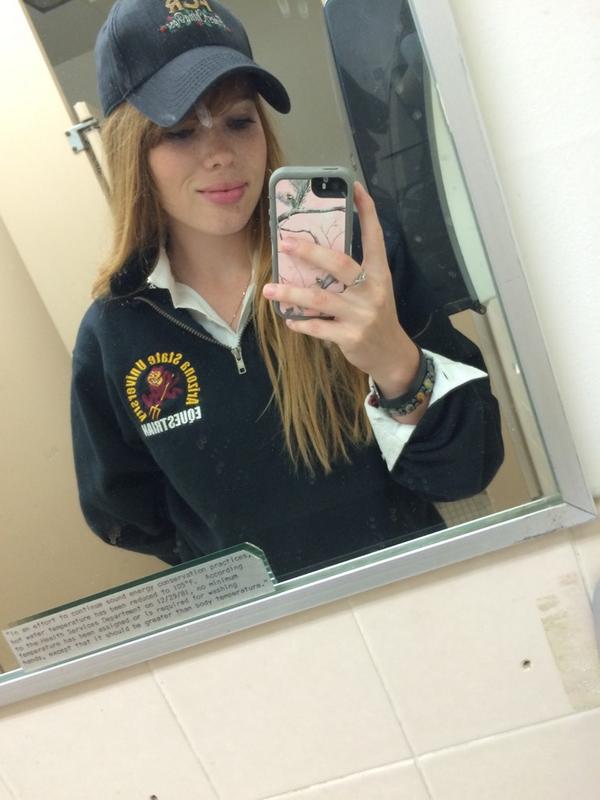 Sasskatt's tweet photo. Waiting for @KateeWhitee bathroom selfies #IHSA #ASUEquestrian http://t.co/atmynMLtNb