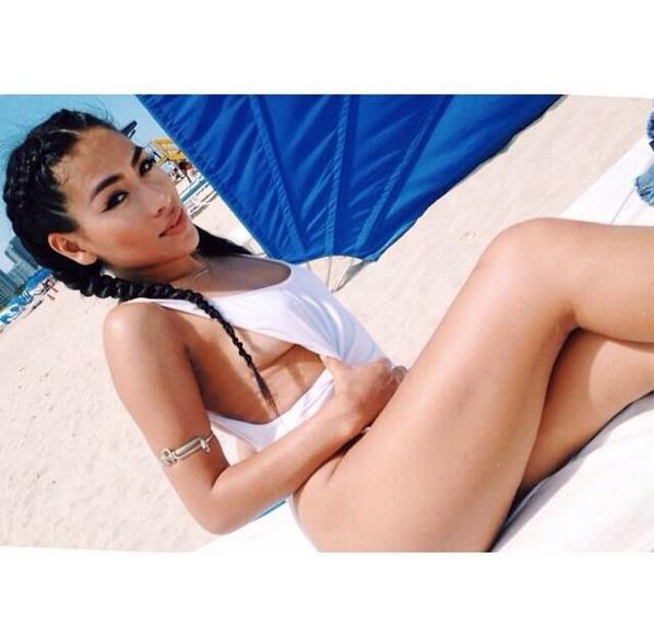 ASIANBADDIES's tweet photo. 😍 http://t.co/KQgk1tCG5k