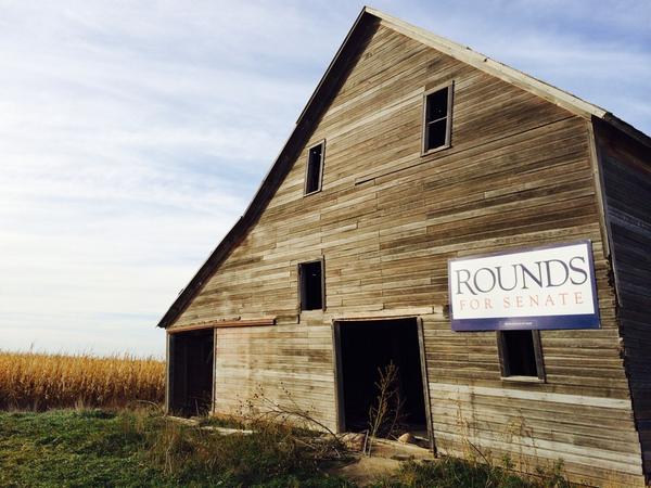 <a href="/RoundsforSenate/">Mike Rounds</a> signs still going up fast! Check out this great photo near intersection of highway 81 and 42 #sdsen