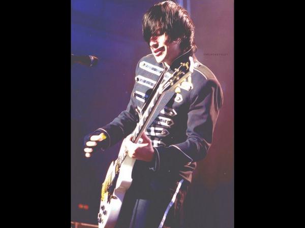 eminetaylorunlu's tweet photo. Frank iero!!!! http://t.co/oWmGf6cB98