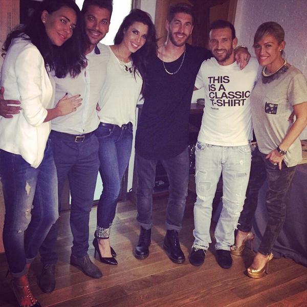 PilarRubio_'s tweet photo. Noche estupenda entre risas y amigos. @SergioRamos @vaniamillan @a_rfef @LUJAN_AR . Cuándo repetimos?? 🎉🎉🎉 http://t.co/lcAn0sPDkm