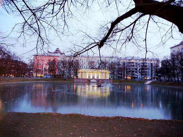 fontsizer's tweet image. RT @AlejandraZemlya: #FairyTail  #Autumn #Moscow #Мастер&amp;amp;Маргарита