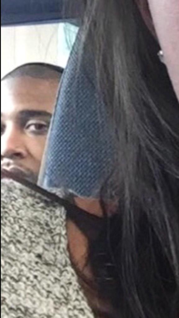 leone_john's tweet photo. When you peep someone sending a snap 😭 http://t.co/bduS6TdlLX