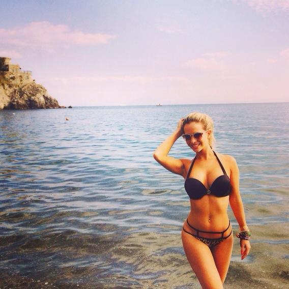 En Amalfi tomando sol! Gracias @bodylaserba! http://t.co/xx3xU6Gmq7