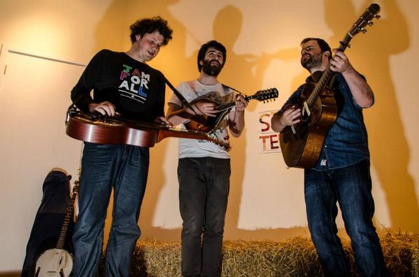Earth_in_Common's tweet photo. The @HeartlandFlyers at leith harvest on saturday really made the day go out with a bang :) with @HimalayanCentre http://t.co/9Ph3CiFhXm