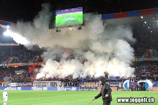 EuropaFanatics's tweet photo. FC Basel - FC Sion 25.10.2014 http://t.co/lcMmPJGGCs