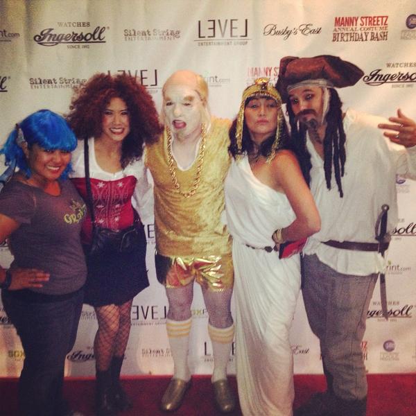 DeedeeMagnoHall's tweet photo. Just waking up from a great night! Thanx @mannystreetz for being born! #mannystreetzparty #latepost #HappyBirthday http://t.co/SIu32jn1mh