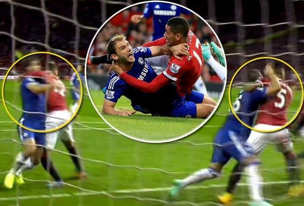MailSport's tweet image. GRAHAM POLL: Phil Dowd let Chelsea down by ignoring two Manchester United headlocks dailym.ai/1ruQuPC