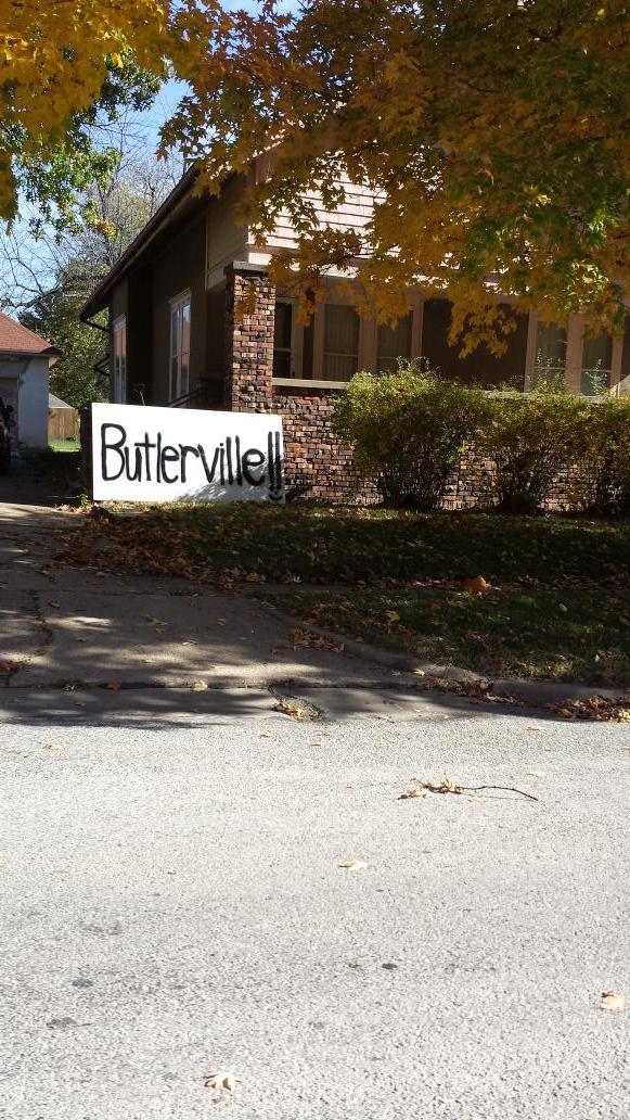 PaytonHeinen21's tweet photo. Axtell, Kansas loves the @Royals #Butlerville #BeRoyalKC #TakeTheCrown http://t.co/Tm2vUFtmCC