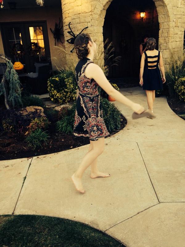 GGraciedavis16's tweet photo. Laughing, dancing, and lots of tripping in heels last night👗💘 #fallball2014 http://t.co/HUPxhQCZyR
