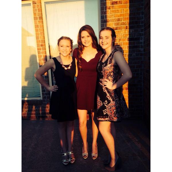 GGraciedavis16's tweet photo. Laughing, dancing, and lots of tripping in heels last night👗💘 #fallball2014 http://t.co/HUPxhQCZyR