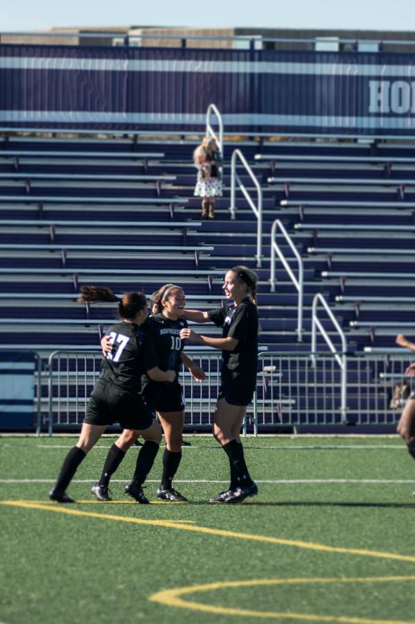 seansuphoto's tweet photo. Maria Grygleski @NU_Sports scores the ‘Cats first goal! http://t.co/9q2Bs1pQ3w