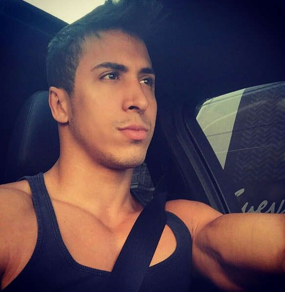 Franger_Huz's tweet photo. I going to The #gym #car #run #men #sexi #hot #FrangerHuzHot http://t.co/aPlyb9GCXJ