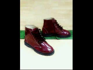 SendiCollection's tweet image. Docmar Bots AirWair terbaru size36-40 Harga:Rp.250.000ribu mau pesen SMS:089670218053 Pin:21A749F9  @Iklan24Jam