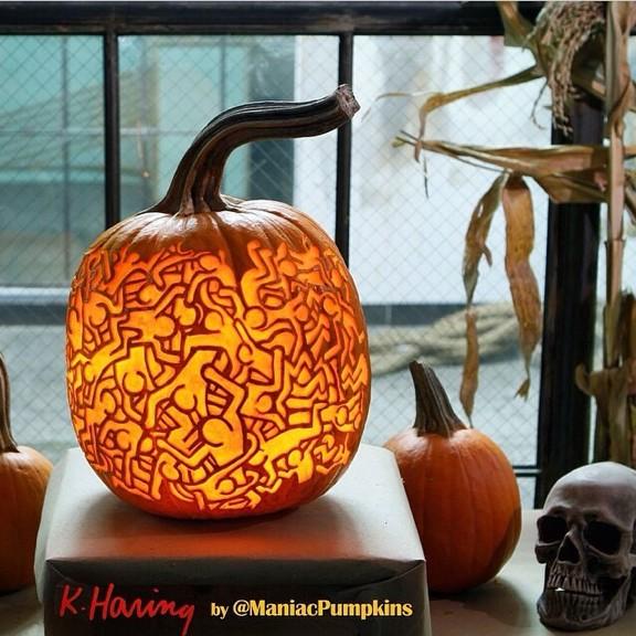 TaraFougner's tweet photo. This Keith Haring pumpkin from @ManiacPumpkins needs to be mine! ππ¨ #keithharing #maniacpumpkins #halloween #pumpkin http://t.co/T9PipMizzN