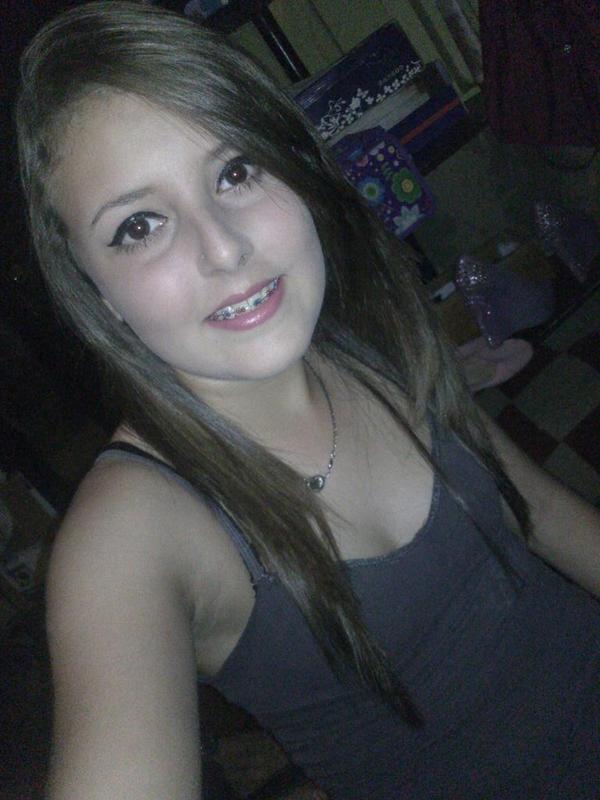 StelleSele's tweet photo. Sigamen,,<3 sigamen,,<3 y los sigo <3 http://t.co/AaOWwDS4Km