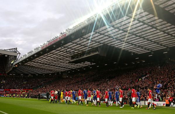 ManUtd's tweet photo. Check out our gallery of 20 of the best photos from Sunday's memorable tussle: http://t.co/RVEuAhUnU5 #mufc http://t.co/5gav3cjy6Y