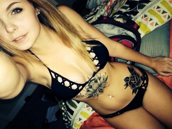 TatouagesInk's tweet photo. Bikini 👙 http://t.co/lZGUEuPm9H