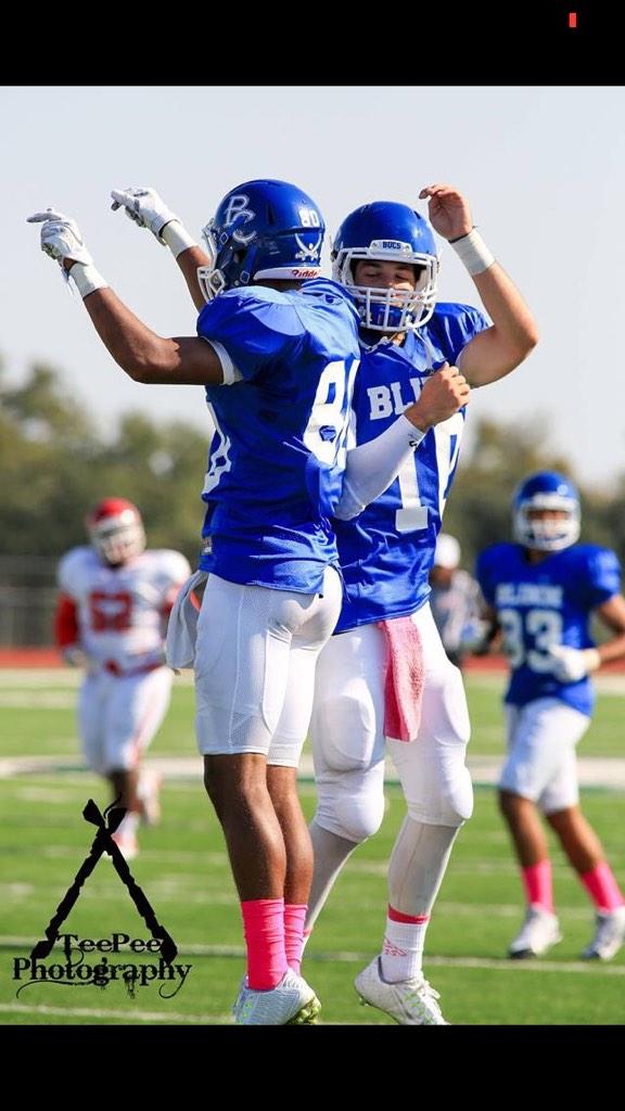 hubenak_j's tweet image. Can't stop the #roomieconnection #20tds