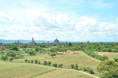 BaganLodge's tweet photo. In a holy land, some magic await you! #bagan #bagantemples http://t.co/JeT70nLYwn