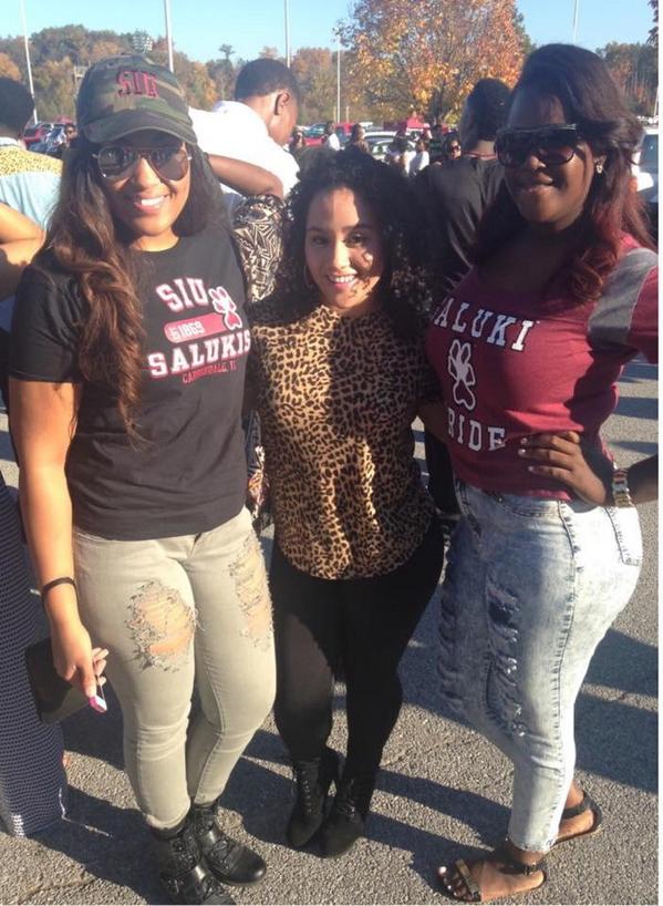 TENacious_SOill's tweet photo. My favessssss @Mo_Classy4U @OneOfAKindKiah http://t.co/uRHI0i7zdb