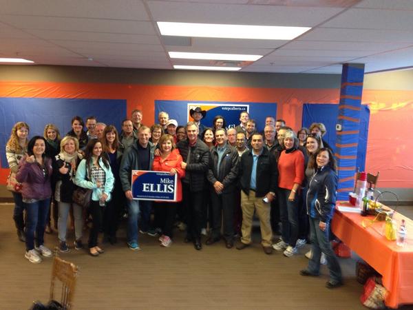 MikeEllisUCP's tweet photo. The afternoon crew still going strong!  #yycwest #pcaa #ableg http://t.co/rMEc0qM3i1