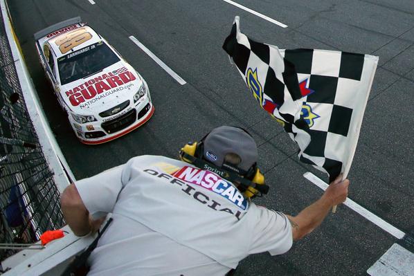 NASCAR's tweet photo. 🏁🏁🏁 http://t.co/ky6pjfXqxB