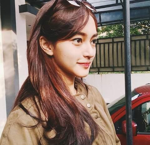 pindahkos's tweet photo. Semangat senin. Uts! 😂😂😂 http://t.co/fhvEkMAfB9