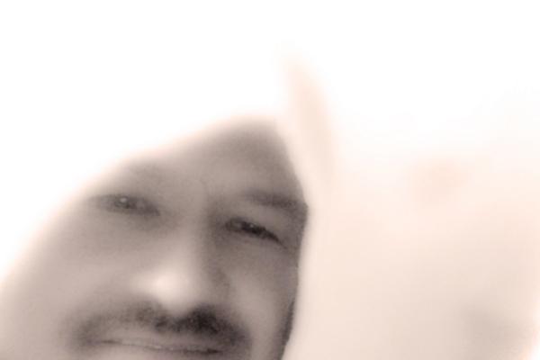 ma 'ol macbook takes picwas 2